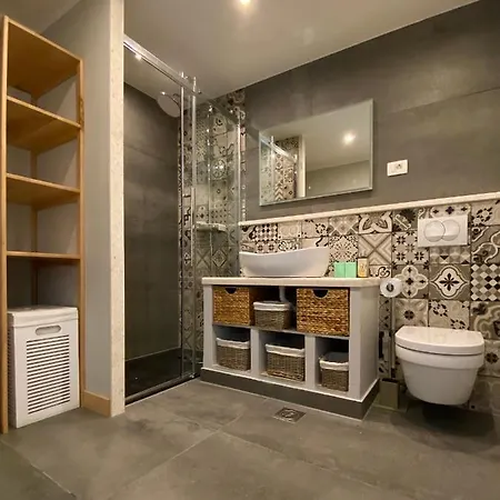 House With Heated Pool Sumartin