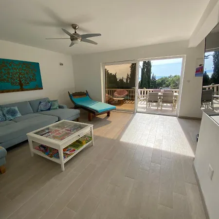 House With Heated Pool Villa *
