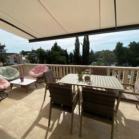 Villa House With Heated Pool Sumartin