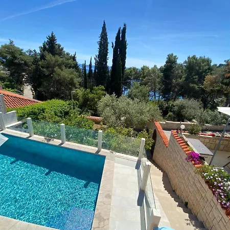House With Heated Pool Villa