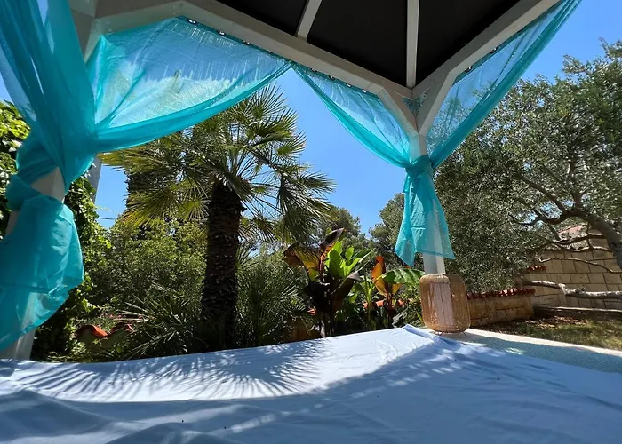 House With Heated Pool Villa